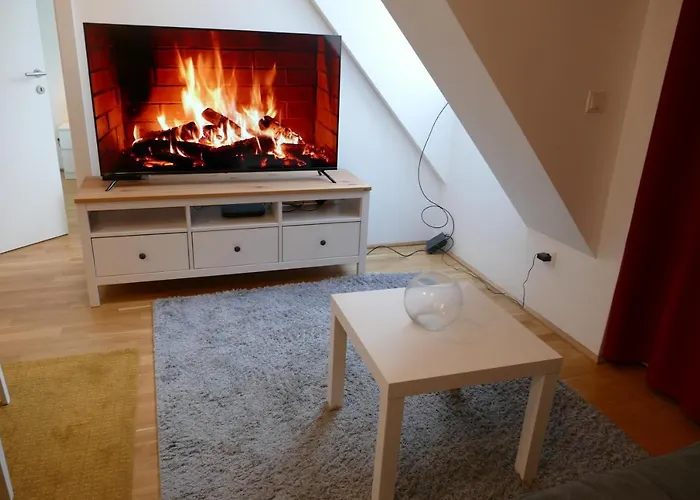 Cosy Modern Apartment With A/C And Balcony